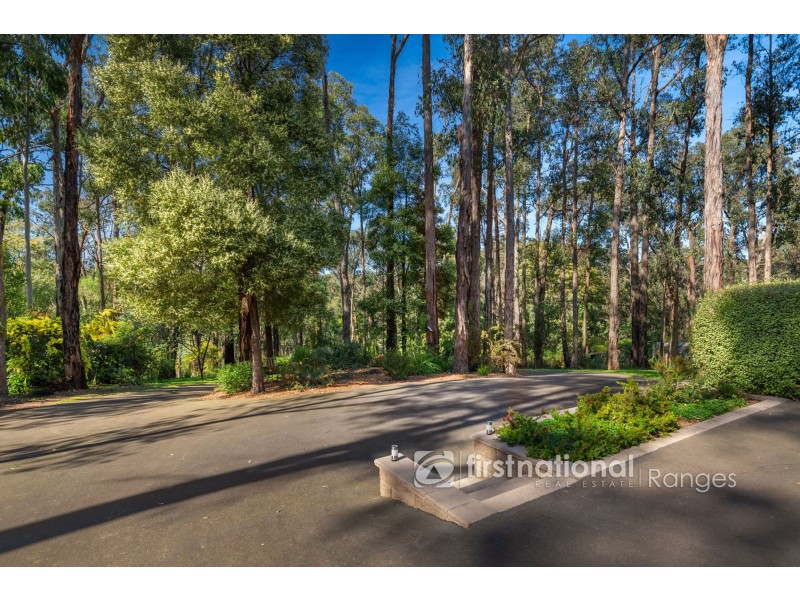 28 Mountain Road, Cockatoo VIC 3781