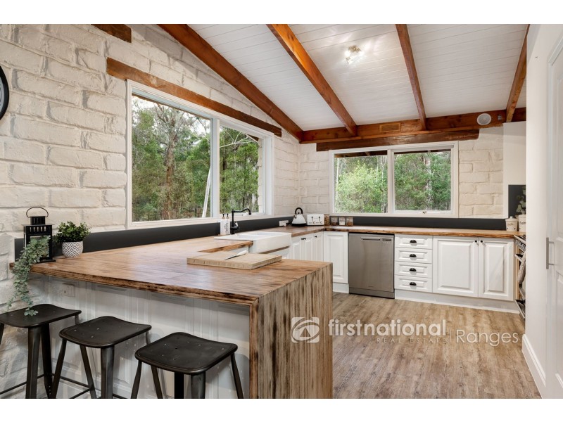 25 Mountain Road, Cockatoo VIC 3781