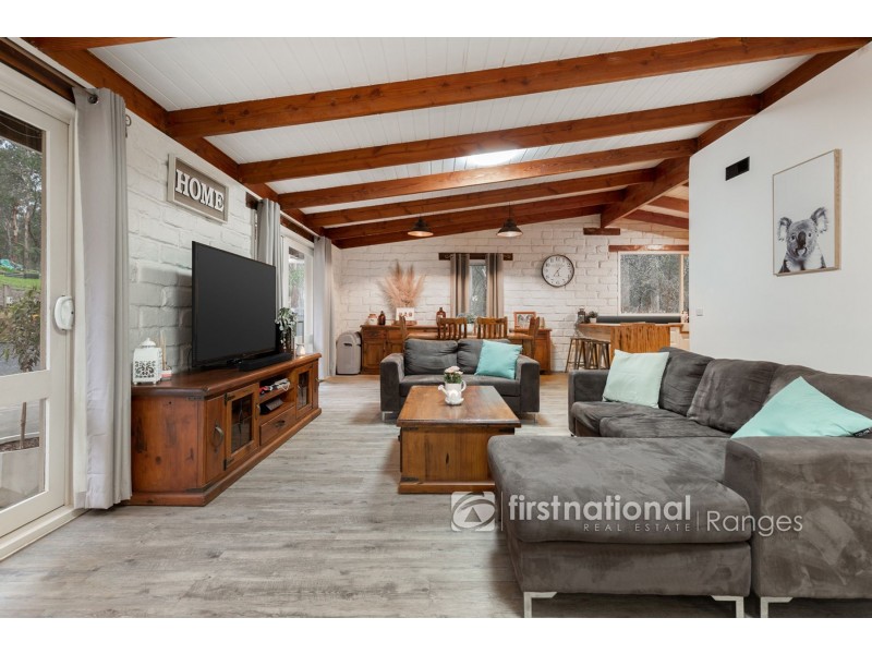 25 Mountain Road, Cockatoo VIC 3781