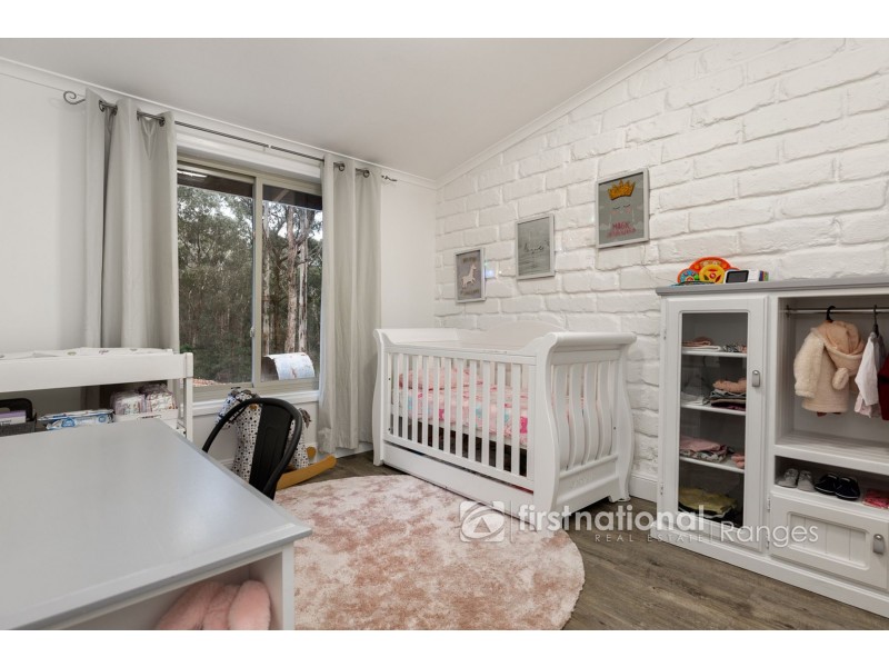 25 Mountain Road, Cockatoo VIC 3781