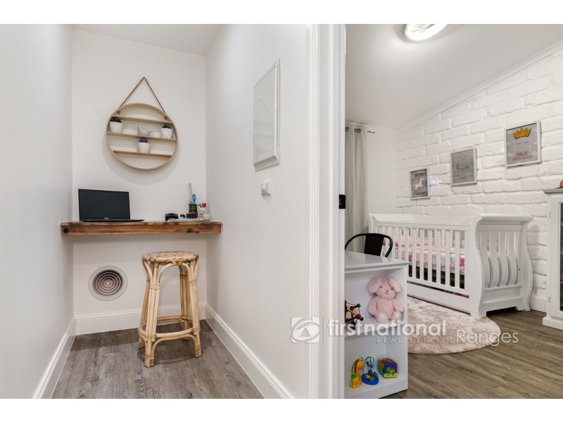 25 Mountain Road, Cockatoo VIC 3781