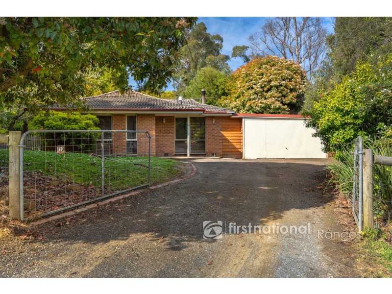 19 Joffre Parade, Cockatoo VIC 3781