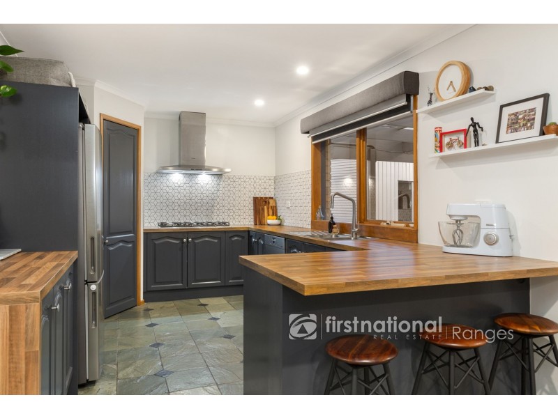 13 Sheffield Close, Pakenham VIC 3810