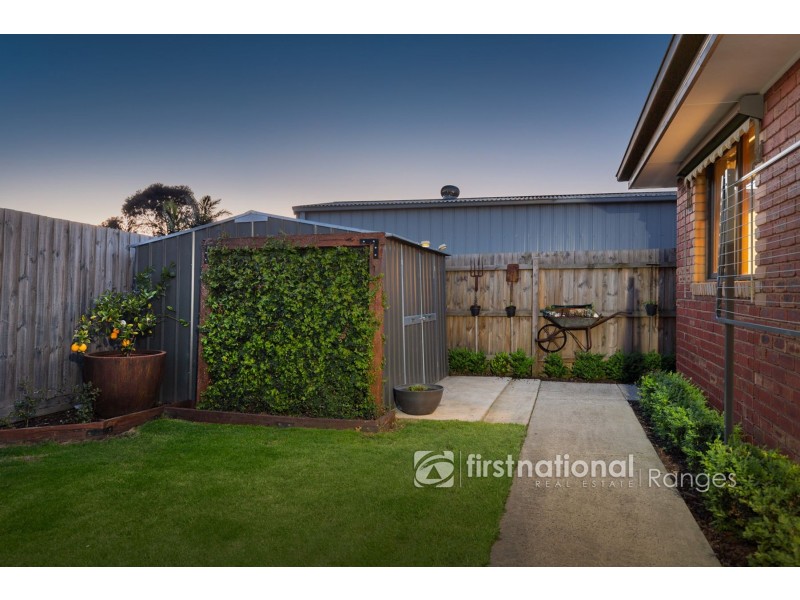 13 Sheffield Close, Pakenham VIC 3810