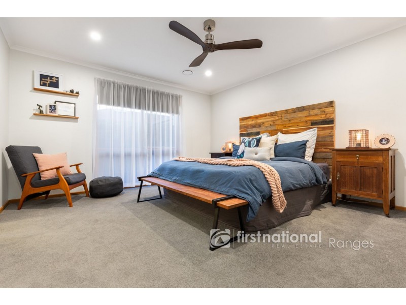 13 Sheffield Close, Pakenham VIC 3810