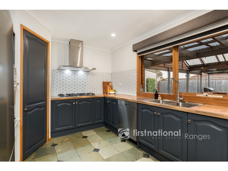 13 Sheffield Close, Pakenham VIC 3810