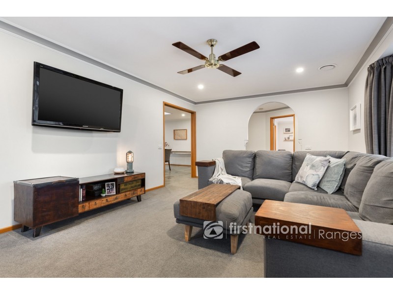 13 Sheffield Close, Pakenham VIC 3810