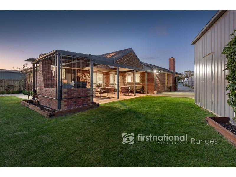 13 Sheffield Close, Pakenham VIC 3810