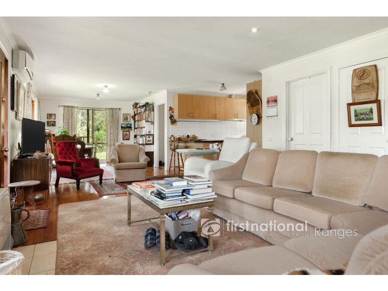 1 Stringybark Road, Cockatoo VIC 3781
