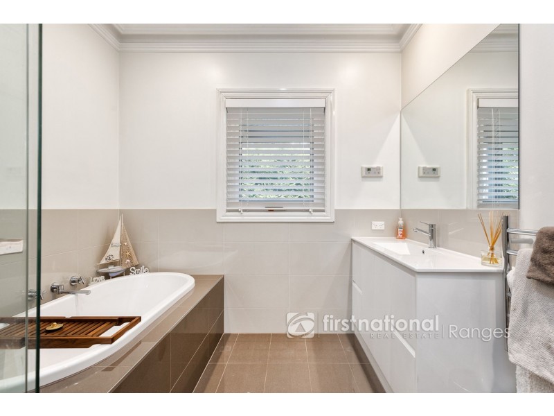 2 Azalea Crescent, Emerald VIC 3782