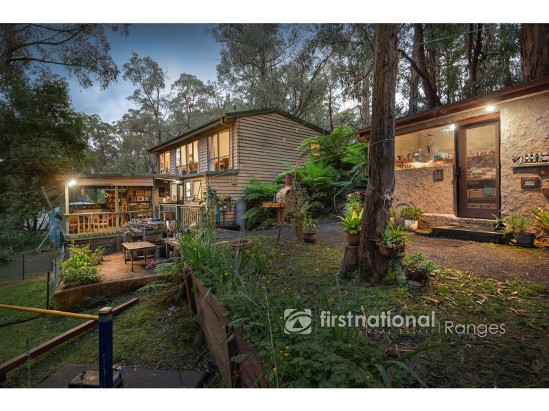 43 Mountain Road, Cockatoo VIC 3781