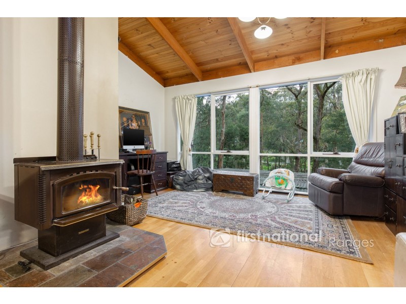 43 Mountain Road, Cockatoo VIC 3781