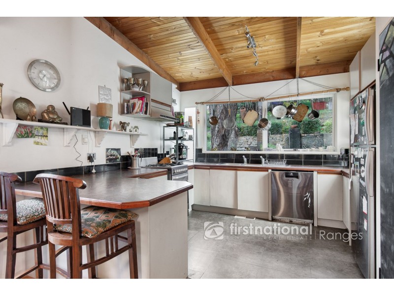 43 Mountain Road, Cockatoo VIC 3781
