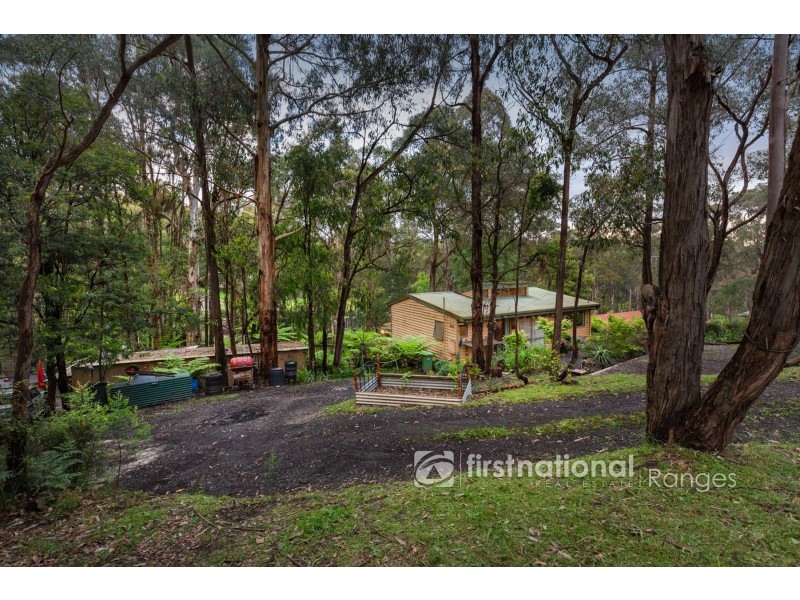 43 Mountain Road, Cockatoo VIC 3781
