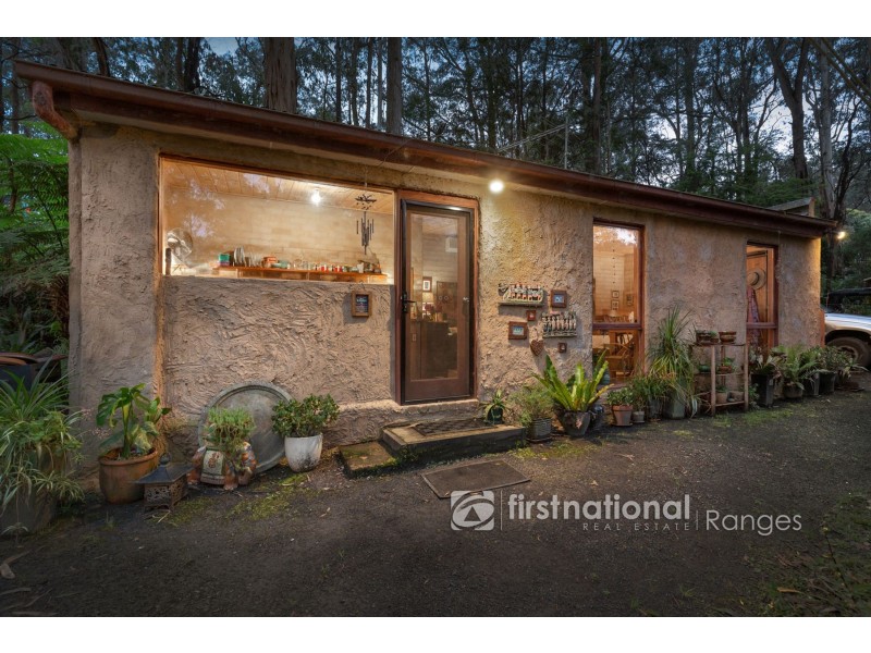 43 Mountain Road, Cockatoo VIC 3781