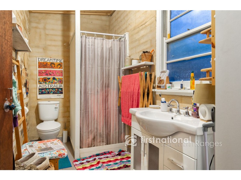 43 Mountain Road, Cockatoo VIC 3781