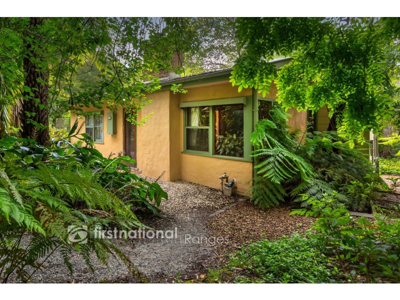 4 Suffolk Avenue, Cockatoo VIC 3781