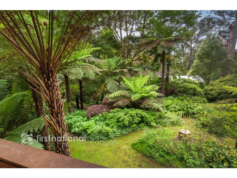 4 Suffolk Avenue, Cockatoo VIC 3781