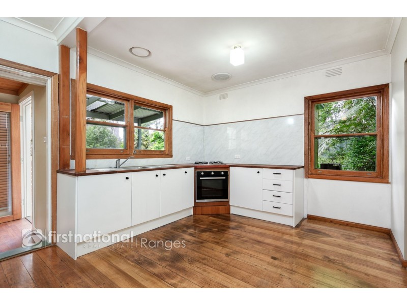 4 Suffolk Avenue, Cockatoo VIC 3781