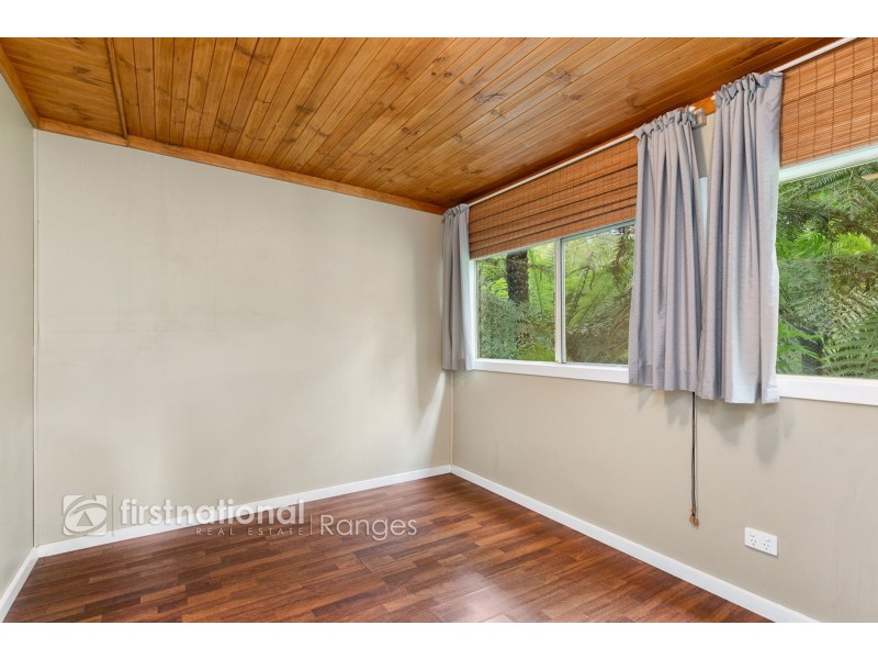 4 Suffolk Avenue, Cockatoo VIC 3781