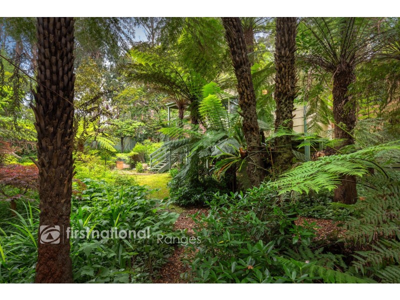 4 Suffolk Avenue, Cockatoo VIC 3781