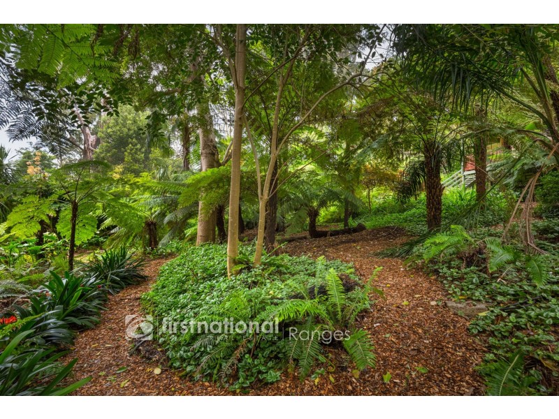 4 Suffolk Avenue, Cockatoo VIC 3781