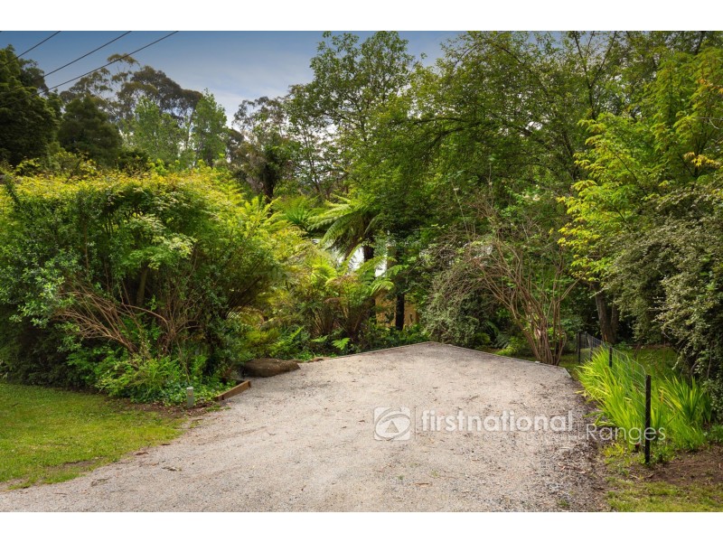 4 Suffolk Avenue, Cockatoo VIC 3781