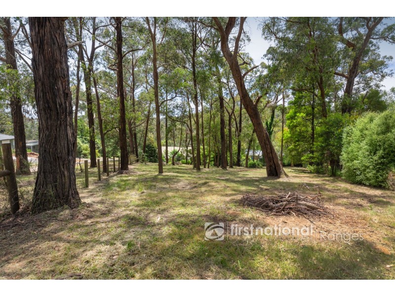 1 Salisbury Avenue, Cockatoo VIC 3781