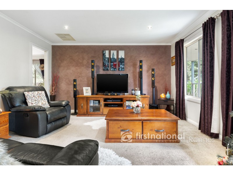 13 Seaview Road, Cockatoo VIC 3781