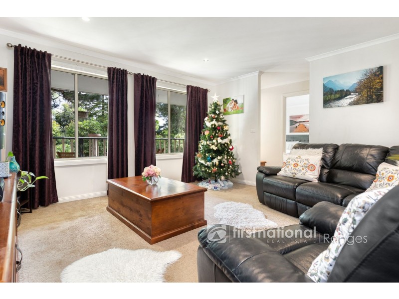 13 Seaview Road, Cockatoo VIC 3781