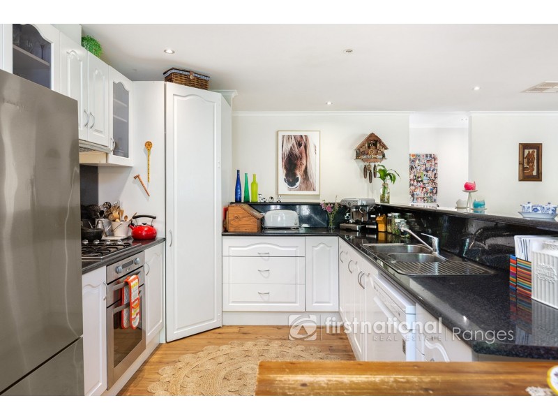 13 Seaview Road, Cockatoo VIC 3781