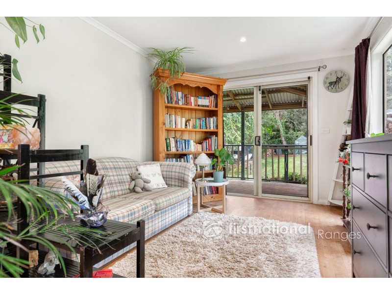 13 Seaview Road, Cockatoo VIC 3781