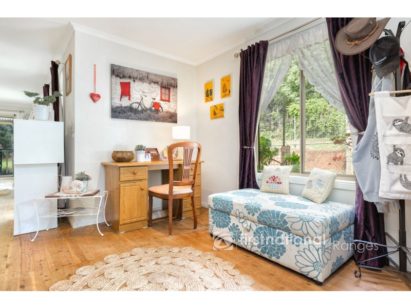 13 Seaview Road, Cockatoo VIC 3781