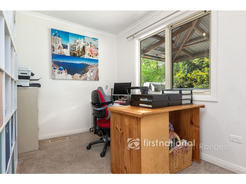 13 Seaview Road, Cockatoo VIC 3781