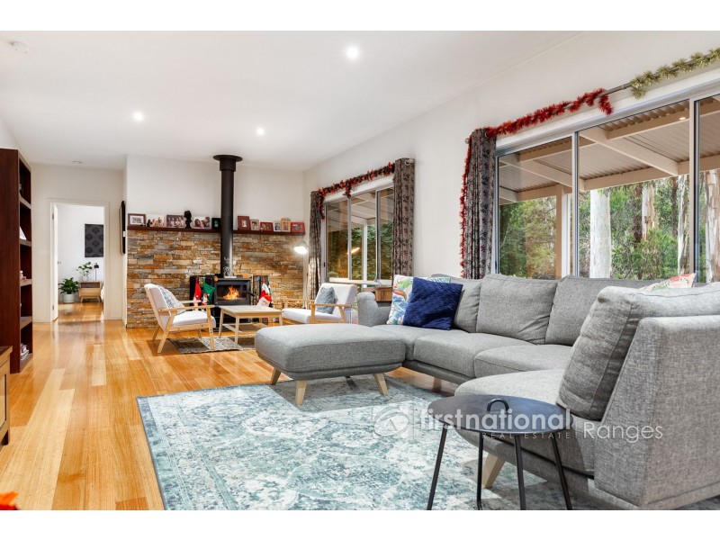 18 View Hill Road, Cockatoo VIC 3781
