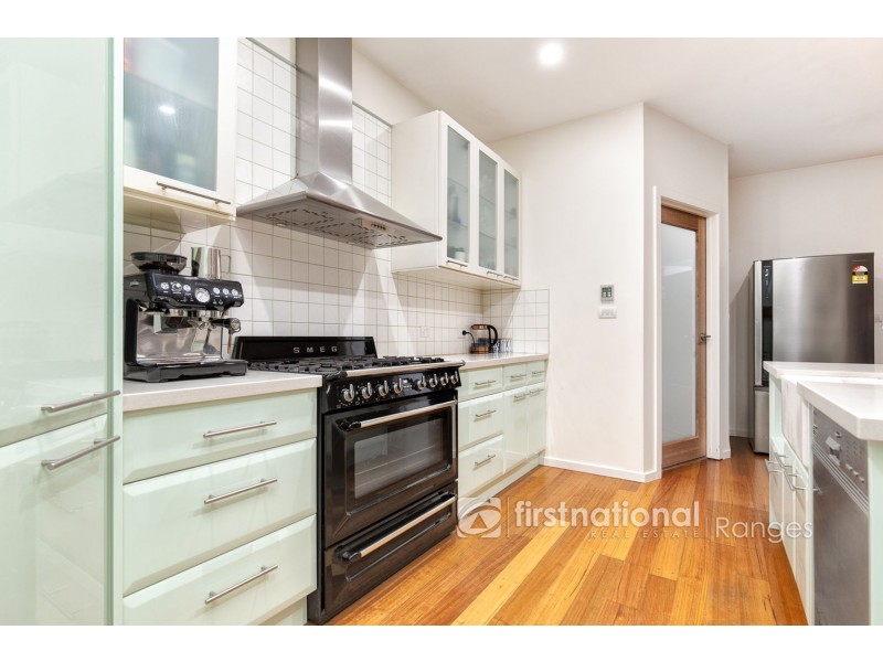18 View Hill Road, Cockatoo VIC 3781