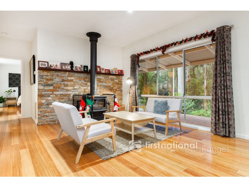 18 View Hill Road, Cockatoo VIC 3781