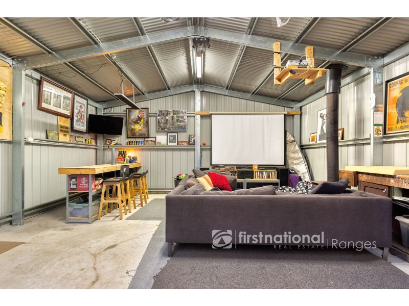 18 View Hill Road, Cockatoo VIC 3781