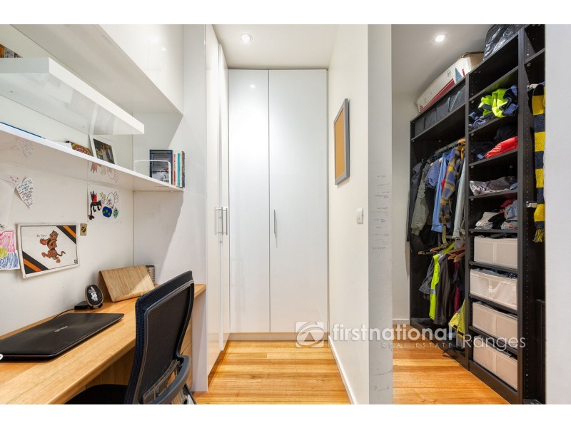 18 View Hill Road, Cockatoo VIC 3781