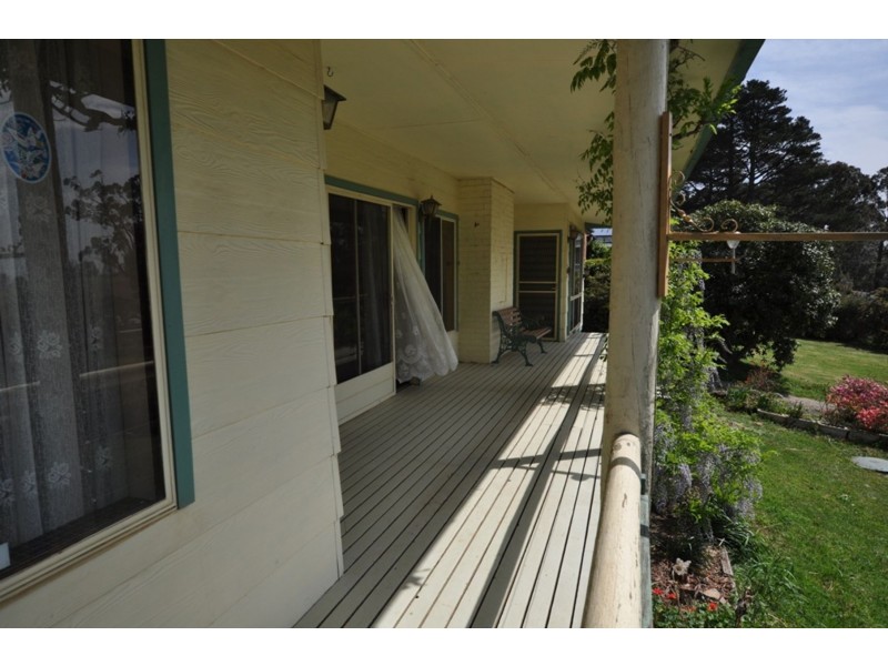 33 Station Road, Gembrook VIC 3783