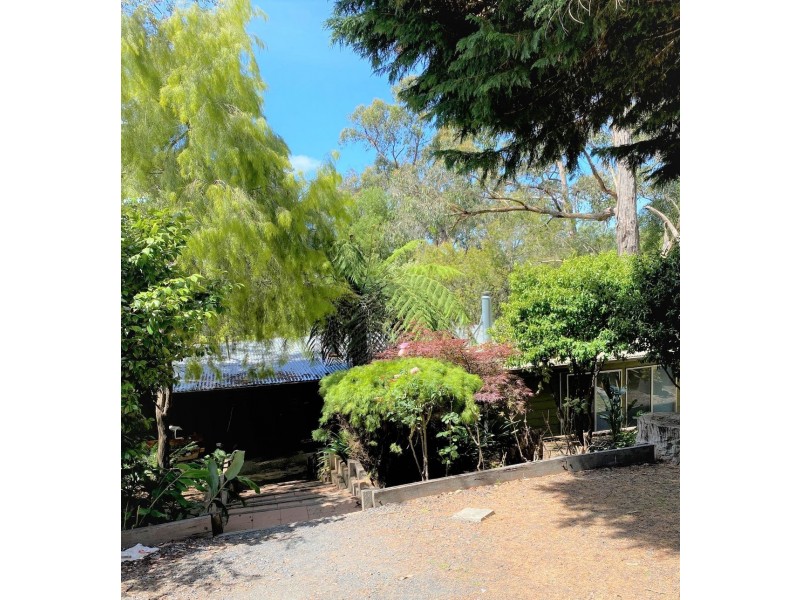 13 Naughton Street, Cockatoo VIC 3781