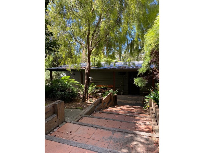 13 Naughton Street, Cockatoo VIC 3781