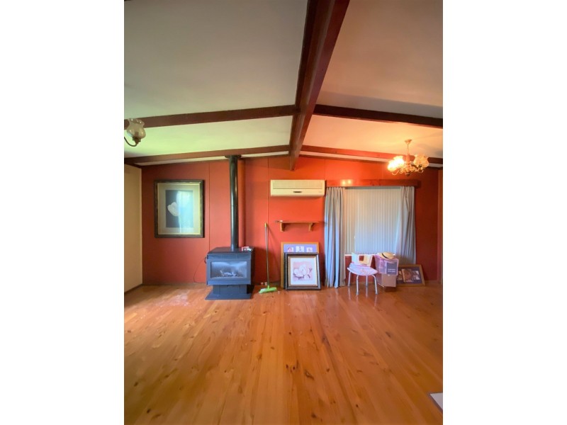 13 Naughton Street, Cockatoo VIC 3781