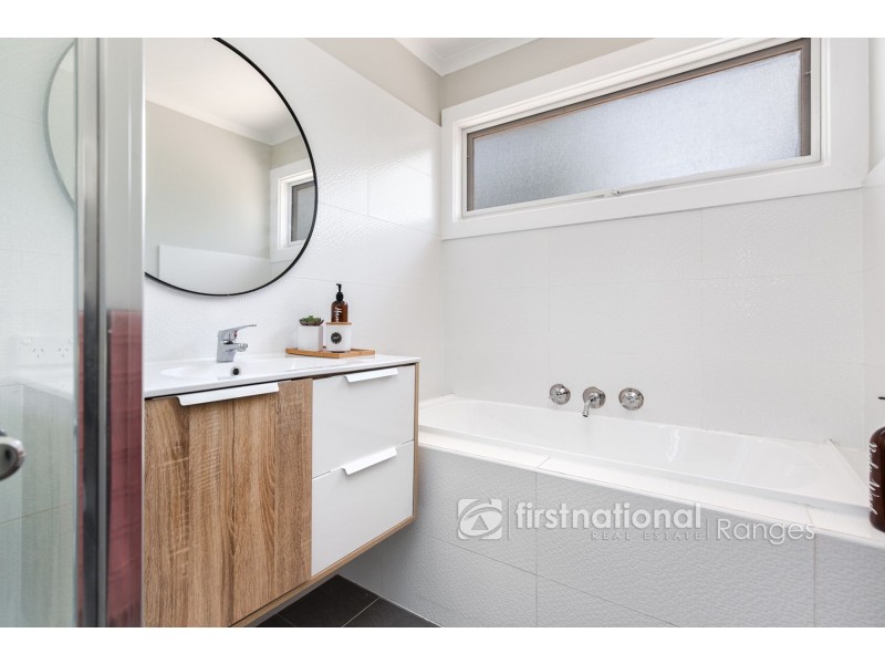 14 Joffre Parade, Cockatoo VIC 3781