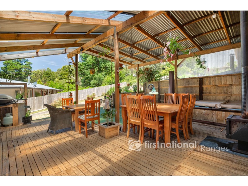 14 Haylock Avenue, Cockatoo VIC 3781