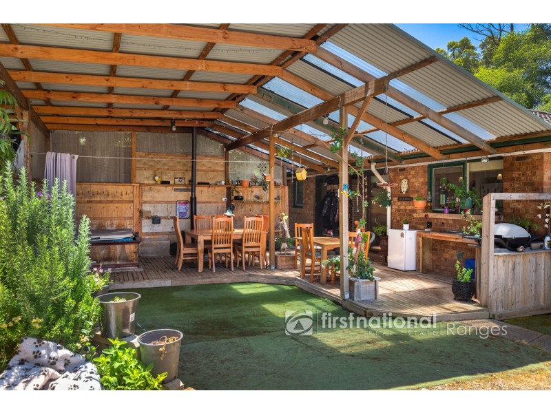 14 Haylock Avenue, Cockatoo VIC 3781