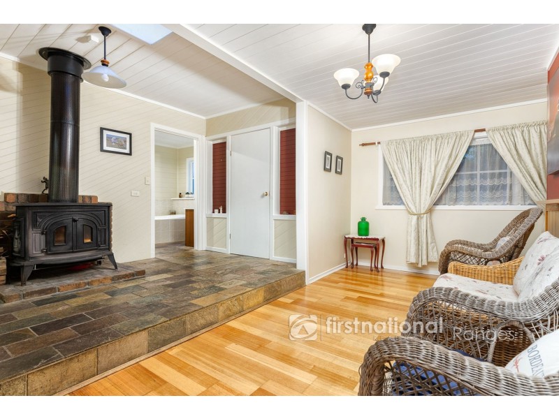 1 Brisbanes Road, Cockatoo VIC 3781