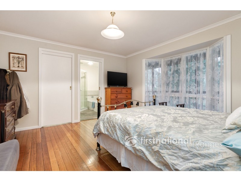 1 Brisbanes Road, Cockatoo VIC 3781