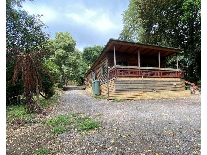 32 Belgrave-Gembrook Road, Cockatoo VIC 3781