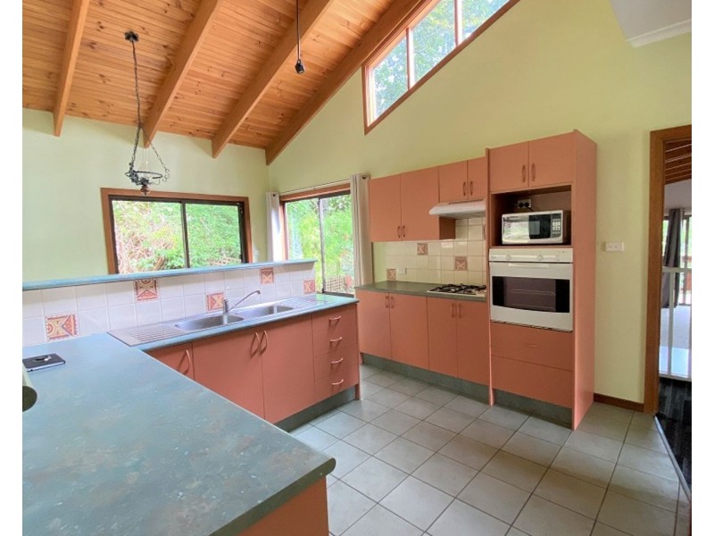 32 Belgrave-Gembrook Road, Cockatoo VIC 3781